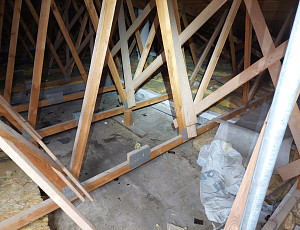 Zateplení bytového domu pomocí foukané izolace